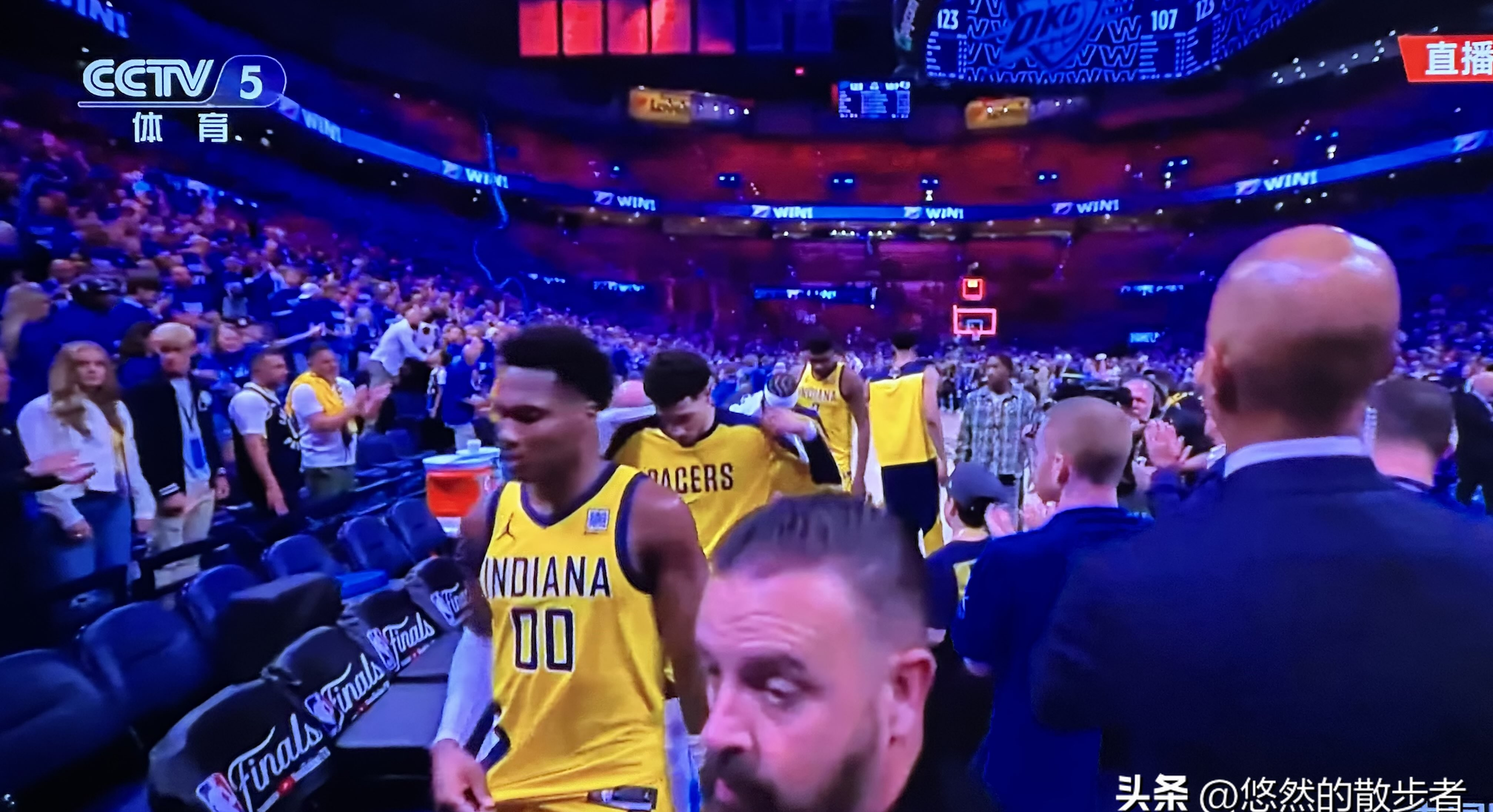 包含今夜奥兰多魔术备战NBA季后赛，外线爆发细节曝光，态度坚定，赛季目标并未改变的词条