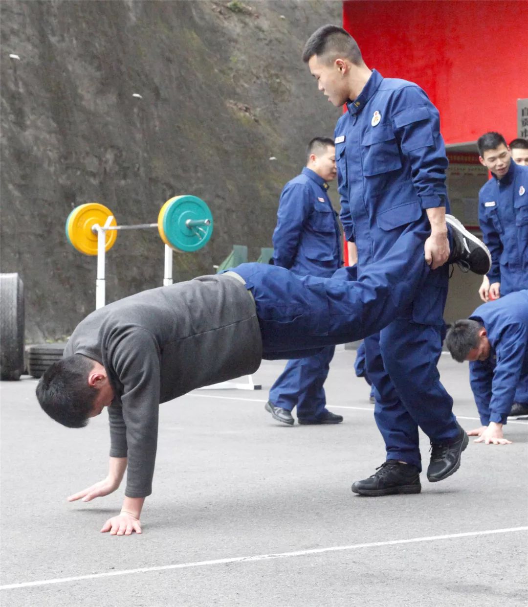 清晨体能课后，门兴格拉德巴赫篮板制胜备战国王杯，目标明确，赛程密集仍需轮换的简单介绍-九游体育下载
