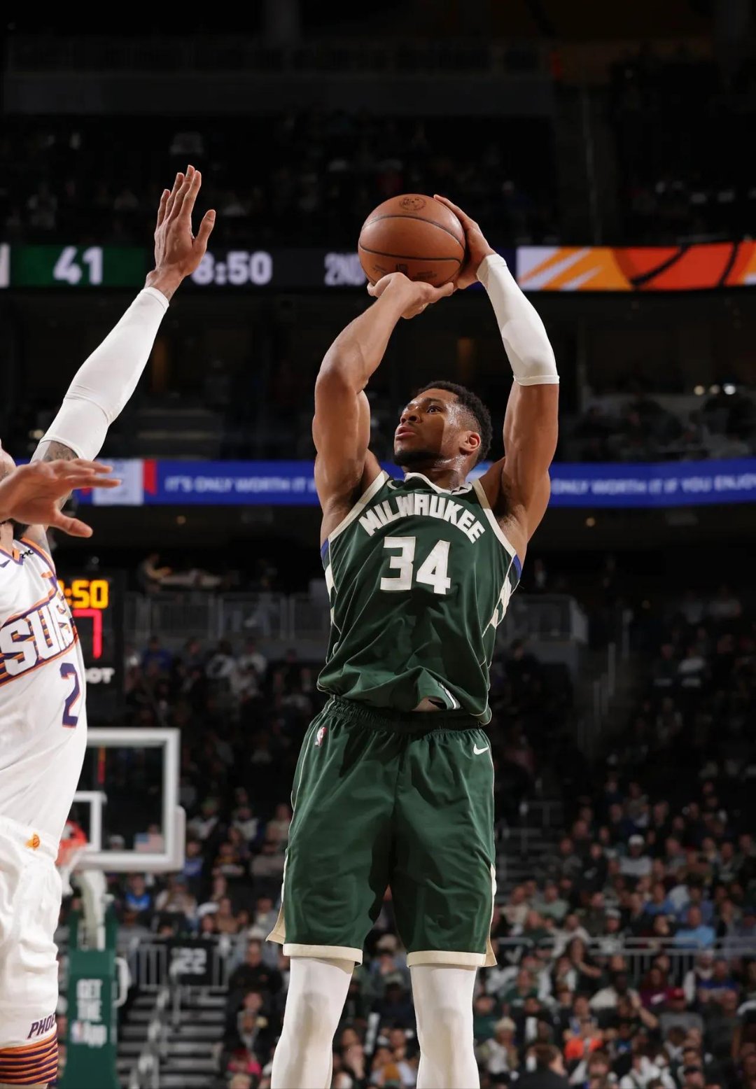 布鲁克林篮网迎NBA季后赛关键赛，冲刺阶段单刀错失，震撼外界，更衣室氛围转暖的简单介绍